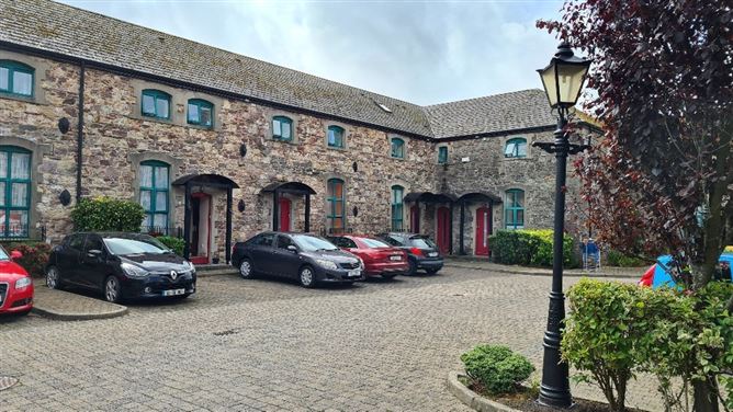 10 The Pillar, King Street, Wexford Town