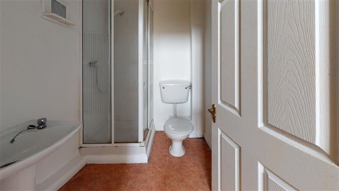 10 The Pillar, King Street, Wexford Town