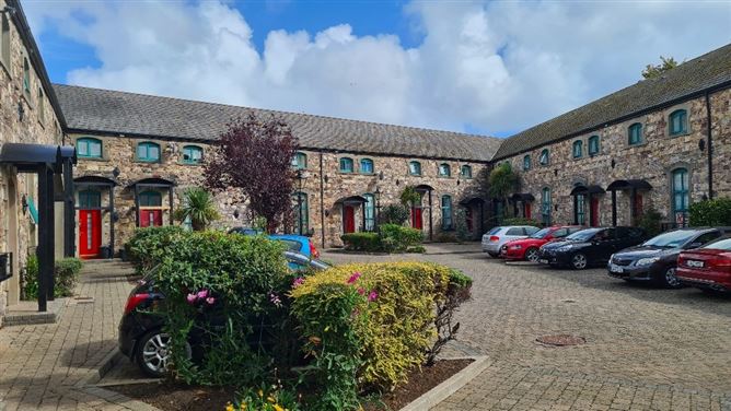 10 The Pillar, King Street, Wexford Town