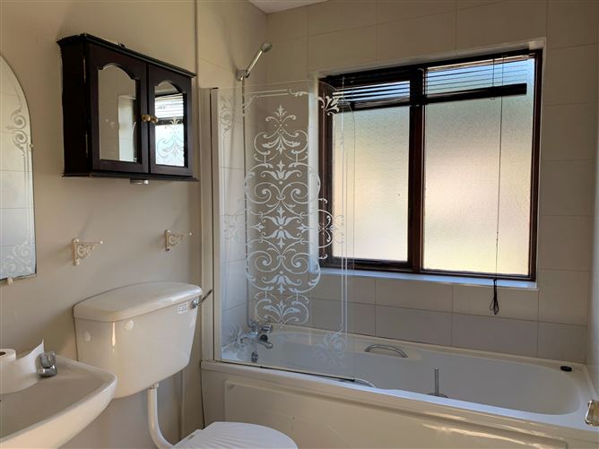 5 The Grove, Shannon, Clare