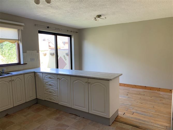 5 The Grove, Shannon, Clare