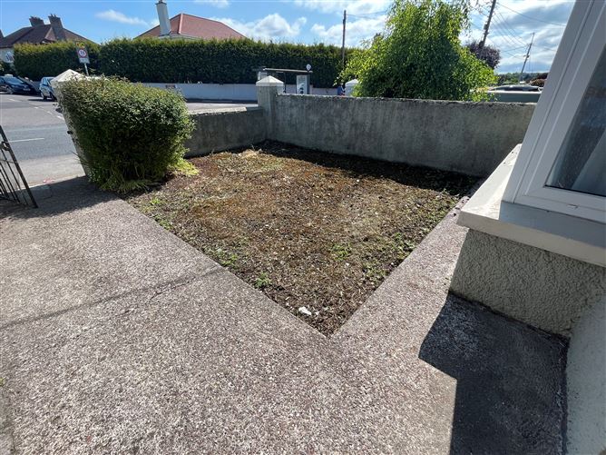 Woodview, South Douglas Road, Douglas, Cork Barry Auctioneers