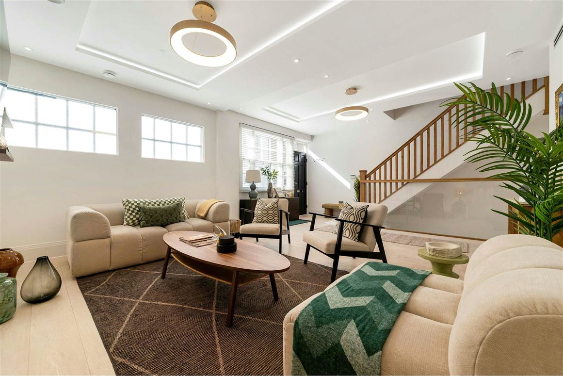 Lady Belgravia,London,Greater London,United Kingdom