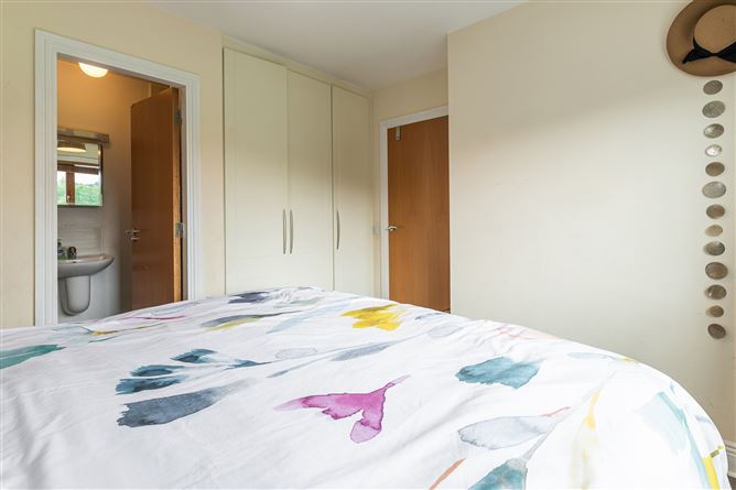 36 Hunters Meadow, Hunterswood, Ballycullen, Dublin 24