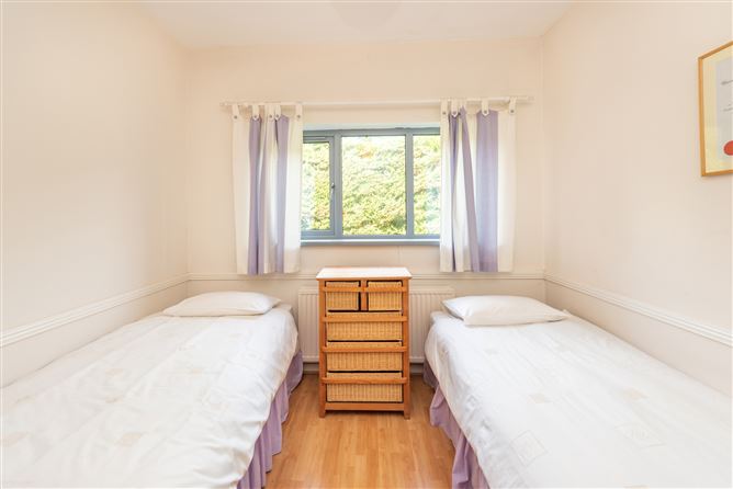 Penrose Lodge, Lodges Lane, Tramore, Waterford