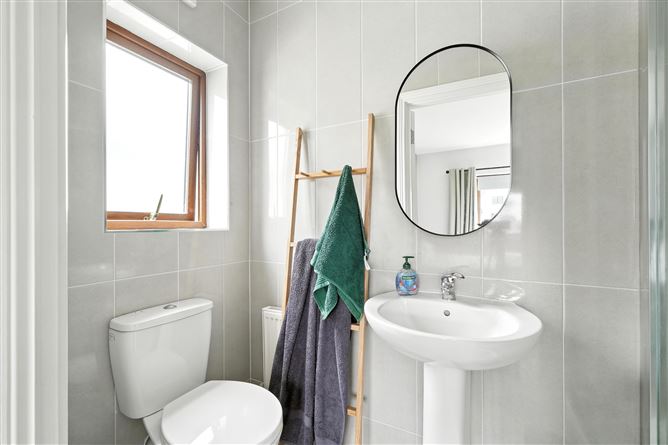 27 Wood Green, Forest Park, Dromahair, Leitrim