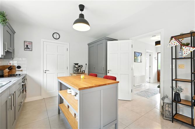 27 Wood Green, Forest Park, Dromahair, Leitrim