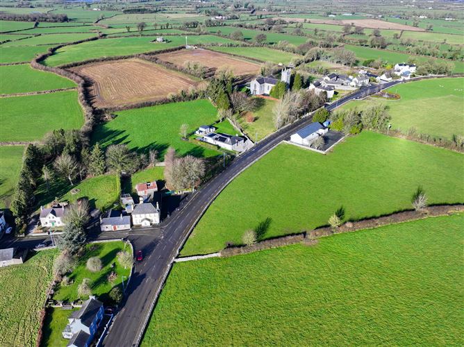 Newtowncashel Village, Newtowncashel, Longford