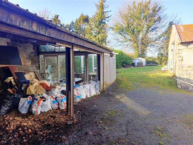 Newtowncashel Village, Newtowncashel, Longford