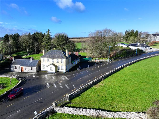 Newtowncashel Village, Newtowncashel, Longford