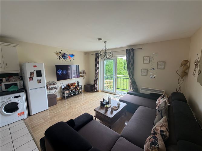 https://photos-a.propertyimages.ie/media/0/3/5/5023530/b69cd289-8bab-43dd-b5d1-e0189e0709f1_l.png
