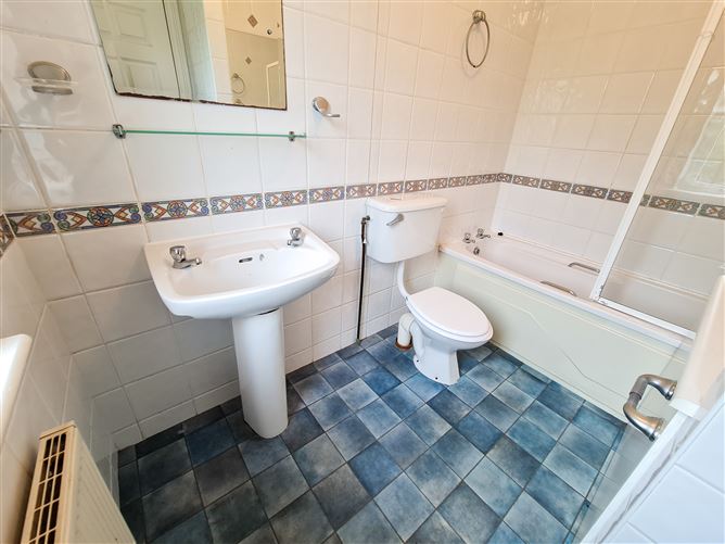 12 Castlegrove, Castlebar, Mayo