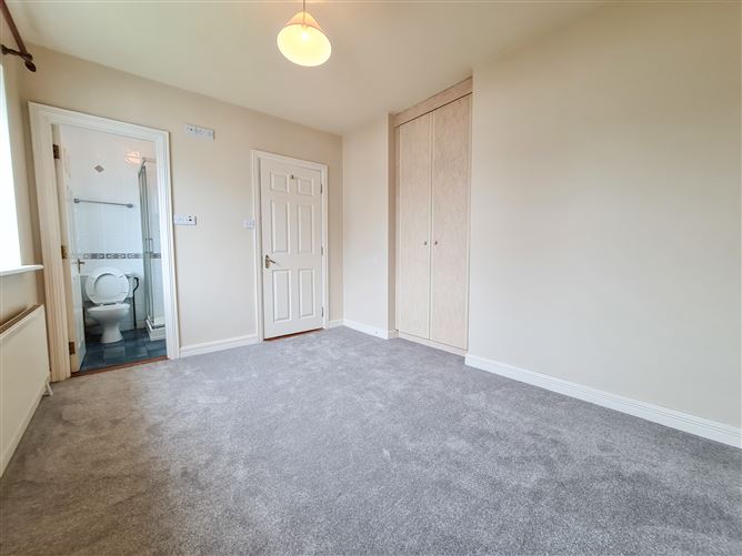 12 Castlegrove, Castlebar, Mayo