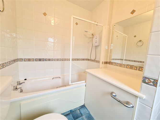 12 Castlegrove, Castlebar, Mayo