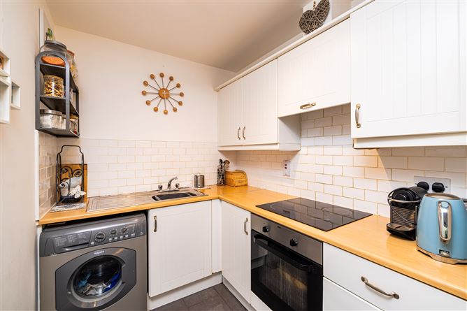 APT. 97 HAMPTON SQUARE, Navan Road, Dublin 7