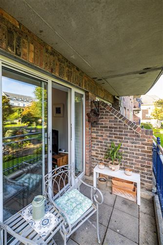 APT. 97 HAMPTON SQUARE, Navan Road, Dublin 7