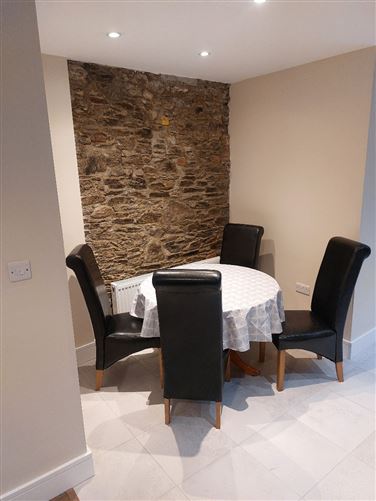 https://photos-a.propertyimages.ie/media/0/3/6/4957630/638d8363-7d21-44f2-bc8f-23a92700cd74_l.jpg