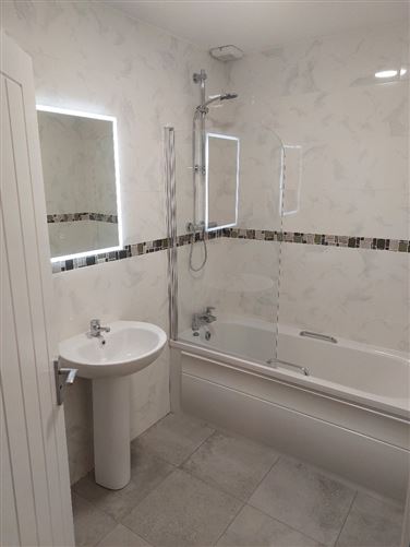 https://photos-a.propertyimages.ie/media/0/3/6/4957630/638d8363-7d21-44f2-bc8f-23a92700cd74_l.jpg