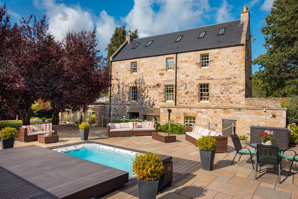 The Dalkeith Dram,Dalkeith,Midlothian,Scotland