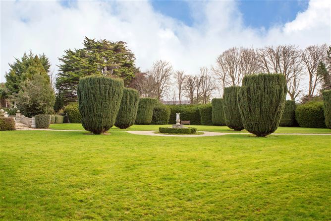 21 Kilteragh Pines, Foxrock, Dublin 18