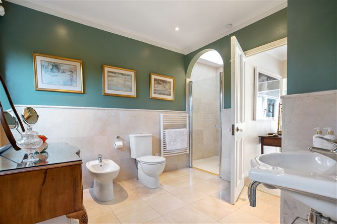 21 Kilteragh Pines, Foxrock, Dublin 18