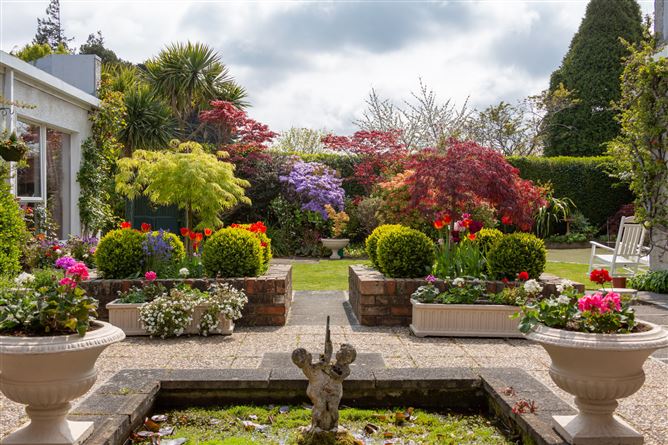 21 Kilteragh Pines, Foxrock, Dublin 18
