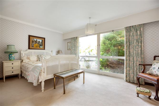 21 Kilteragh Pines, Foxrock, Dublin 18