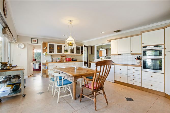 21 Kilteragh Pines, Foxrock, Dublin 18