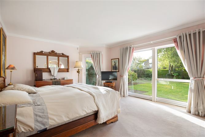 21 Kilteragh Pines, Foxrock, Dublin 18