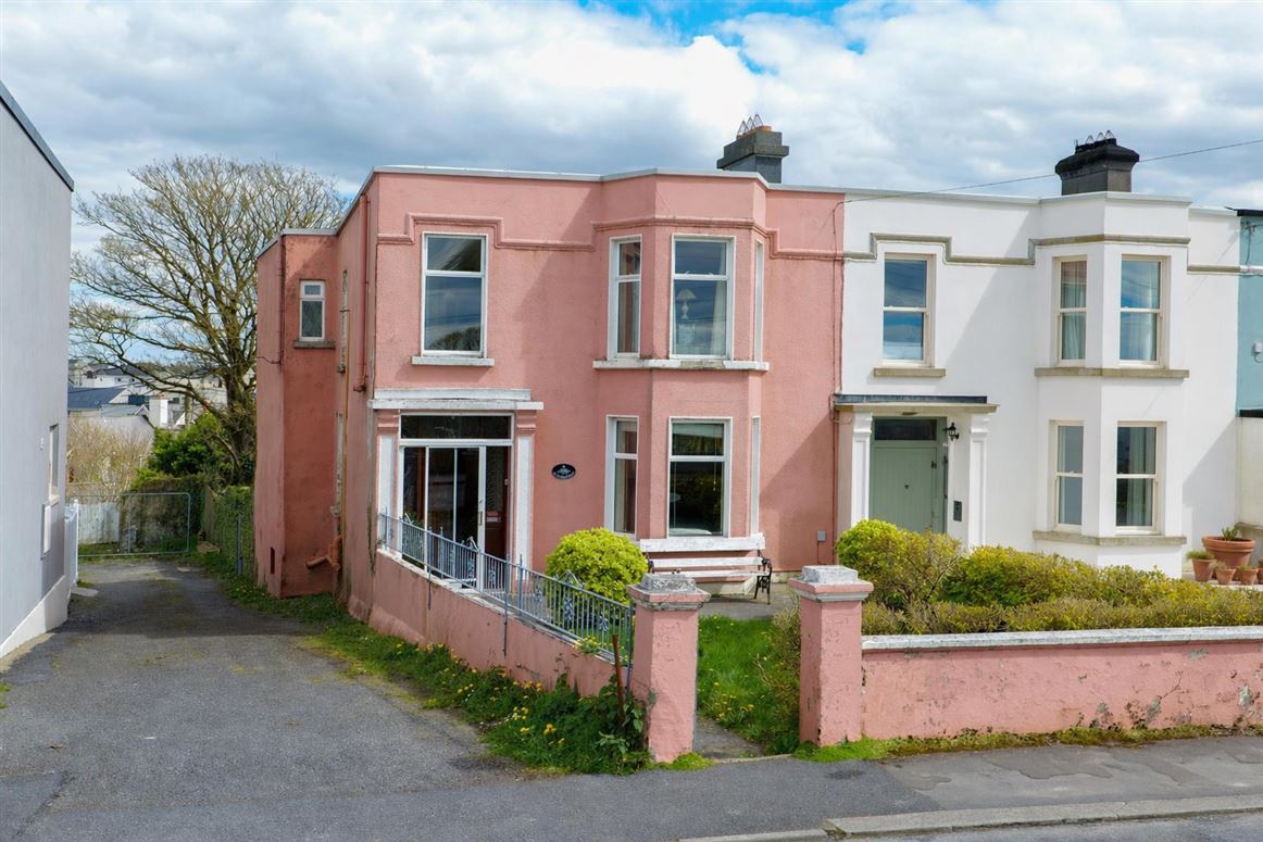 Dunromin House, 16 Dalysfort Road, Salthill, Galway