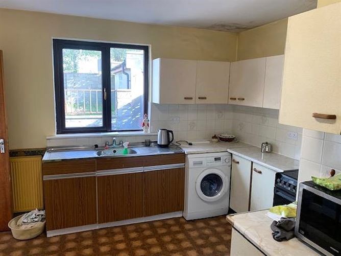 16 Liam Mellows Terrace, Bohermore, Co. Galway