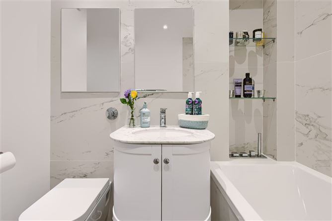 The Looking Glass,London,Greater London,United Kingdom