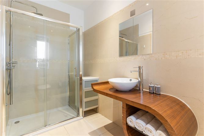 13 Brighton Square, Foxrock, Dublin 18