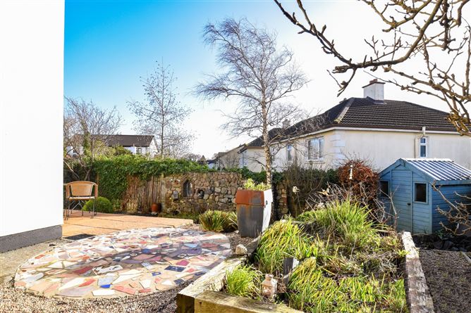 44 Seacrest, Knocknacarra, Galway