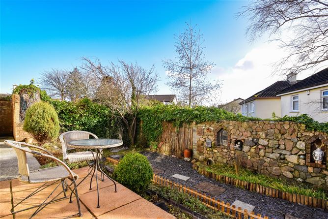 44 Seacrest, Knocknacarra, Galway
