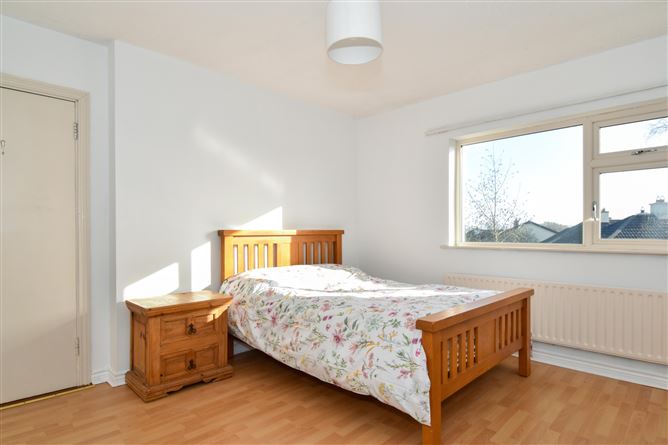 44 Seacrest, Knocknacarra, Galway