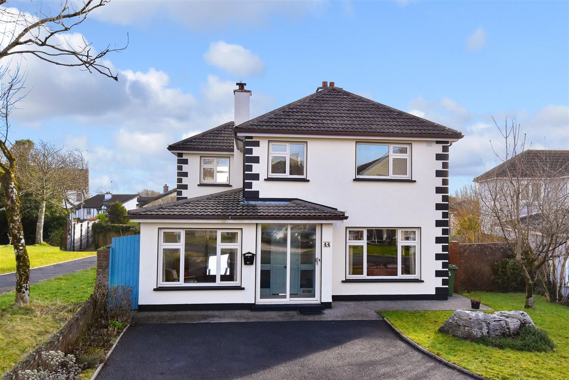 44 Seacrest, Knocknacarra, Galway