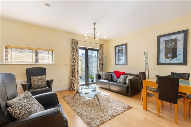 9 Castle Mews, Castle Street, Dalkey, Co. Dublin