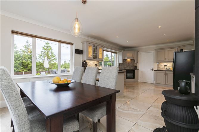 Pakenhamhall Road, Castlepollard, Westmeath