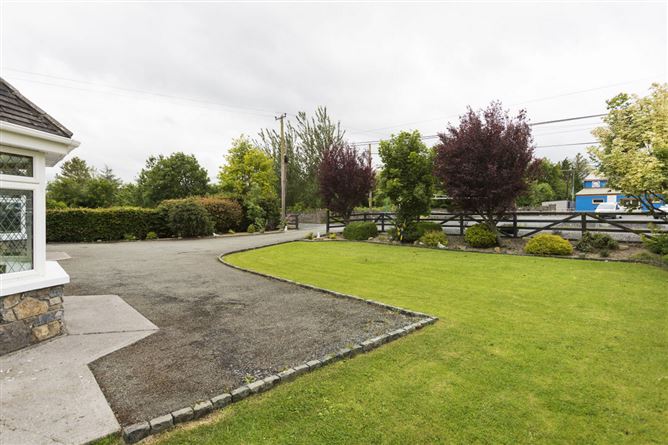 Pakenhamhall Road, Castlepollard, Westmeath