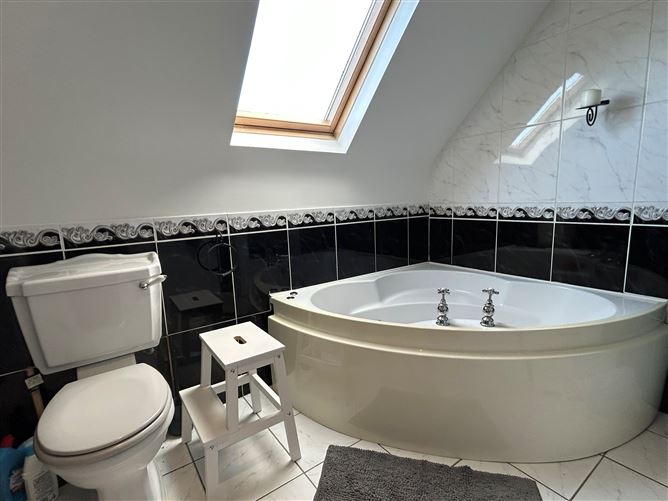 Pakenhamhall Road, Castlepollard, Westmeath