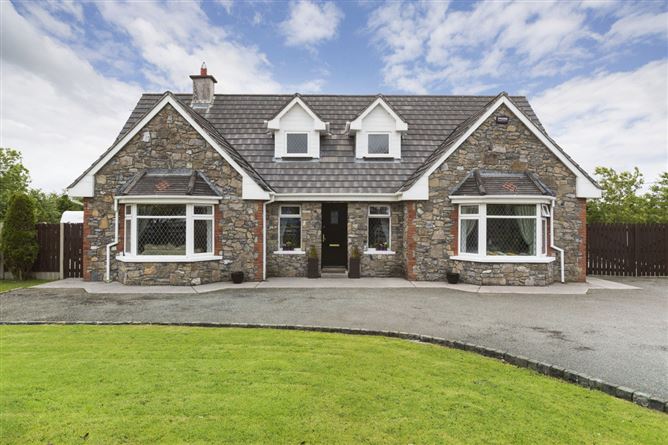Pakenhamhall Road, Castlepollard, Westmeath