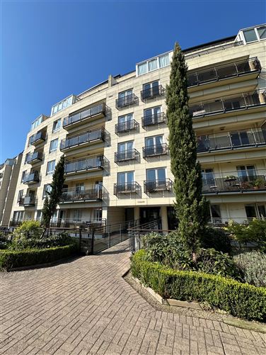 https://photos-a.propertyimages.ie/media/0/3/9/4925930/56c21820-77ea-42a6-8873-71ba46de7ada_l.jpg
