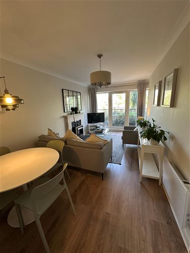 https://photos-a.propertyimages.ie/media/0/3/9/4925930/56c21820-77ea-42a6-8873-71ba46de7ada_l.jpg