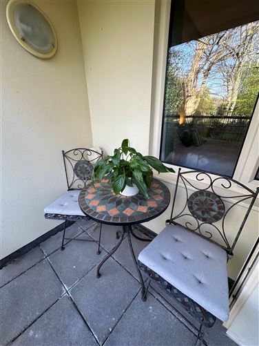 https://photos-a.propertyimages.ie/media/0/3/9/4925930/56c21820-77ea-42a6-8873-71ba46de7ada_l.jpg