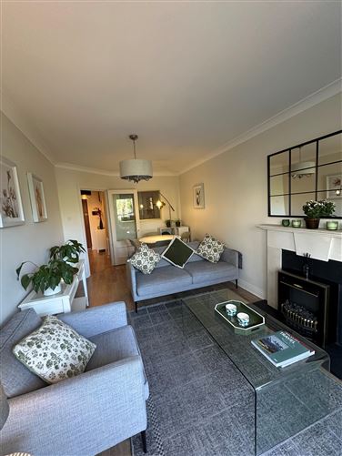 https://photos-a.propertyimages.ie/media/0/3/9/4925930/56c21820-77ea-42a6-8873-71ba46de7ada_l.jpg