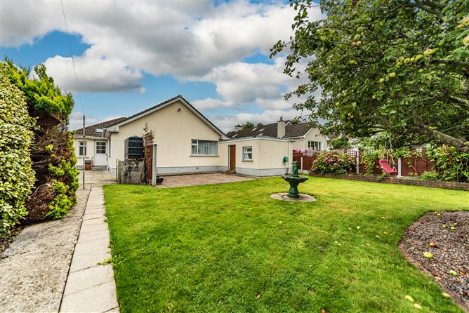 https://photos-a.propertyimages.ie/media/0/3/9/4953930/c9b10ff7-998f-46b4-abc0-faf65f78a4fc_l.jpg