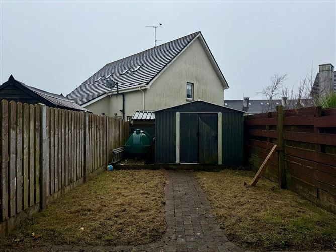 102 Laurel Grove, Tagoat, Wexford