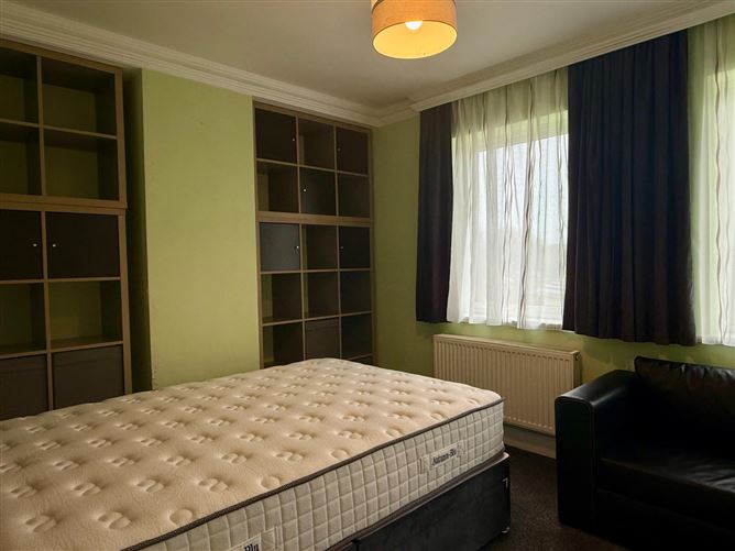 102 Laurel Grove, Tagoat, Wexford