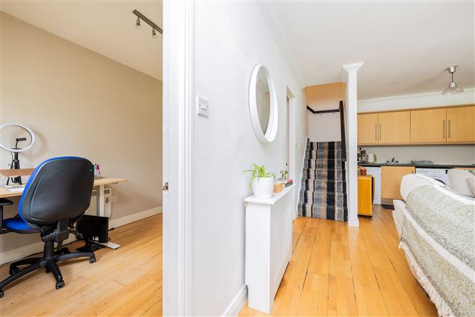 https://photos-a.propertyimages.ie/media/0/3/9/5009930/9ee10c3c-587e-493d-9891-0e8fabeea2e7_l.jpg